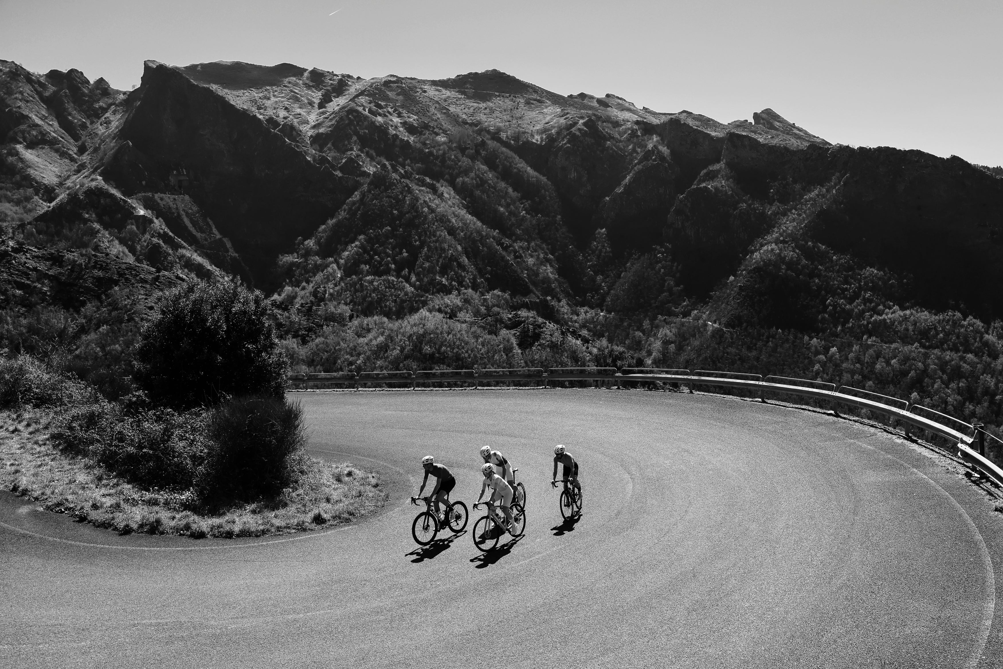 Spring Summer 2026: la nuova collezione ciclismo NEB18